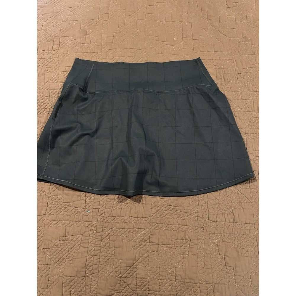 Vuori Women's Skort Large Window Pane Pattern - Picture 4 of 7